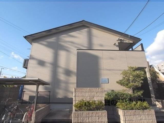 レオパレスラ　ホヤ外観写真2