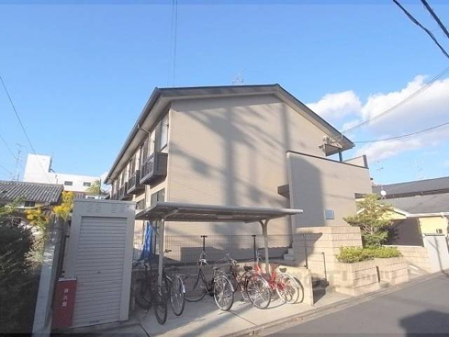 レオパレスラ　ホヤ外観写真3