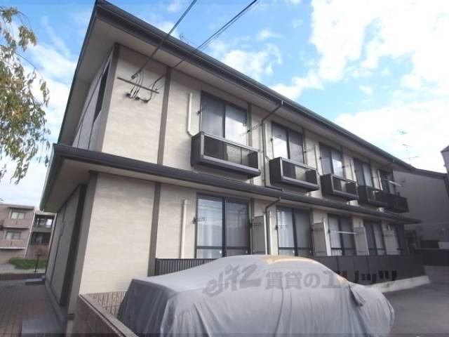 レオパレスQUERCUS外観写真2