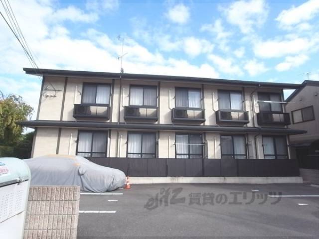 レオパレスQUERCUS外観写真3