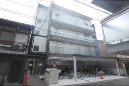 アークリード西院外観写真