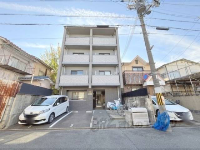 Ｒｅｑｕｉｅ深草外観写真2