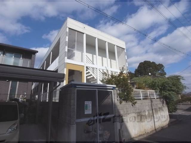 レオパレスカンフォーラ外観写真2