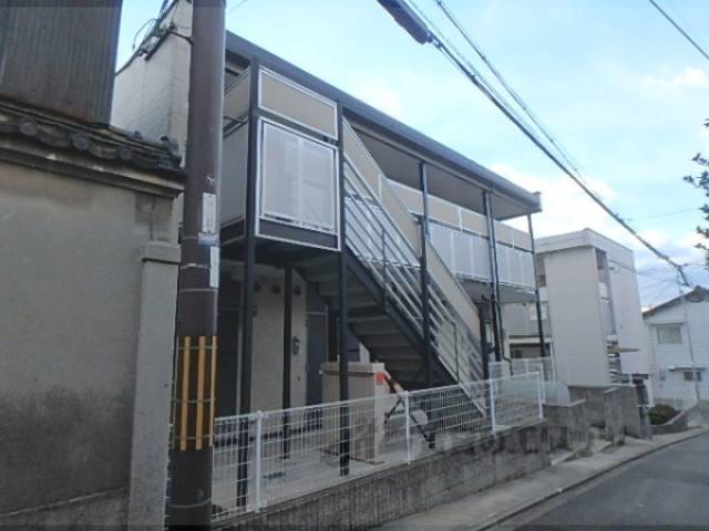 レオパレス鳥羽街道ファミリア外観写真2