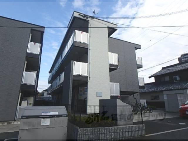 レオパレスシルフィード外観写真3