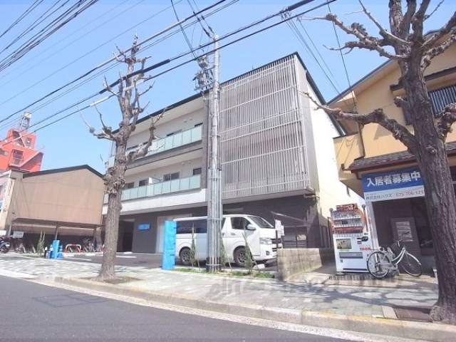 コモダカーサエンマ外観写真1