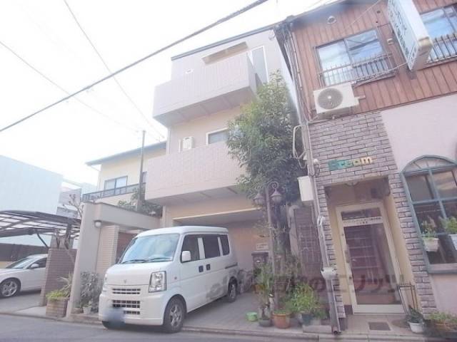 エレガンスマンション外観写真1