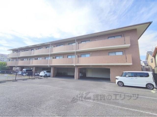 ファミーリエ外観写真3