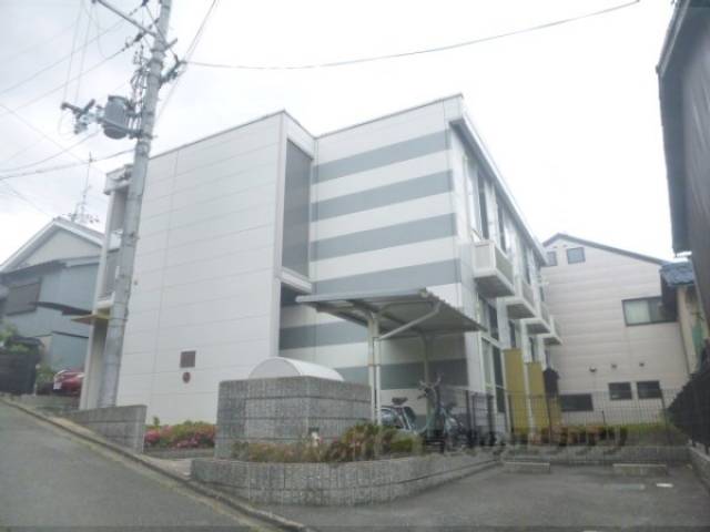 レオパレスイーストヴィレッジ外観写真1