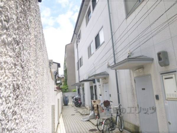 084132の外観写真