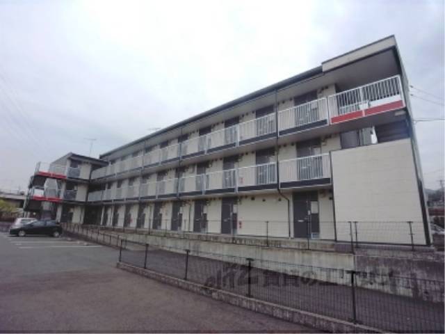 レオパレス若葉外観写真1