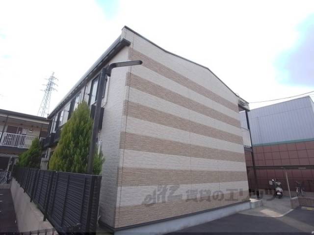 レオパレスアゼリア２外観写真2