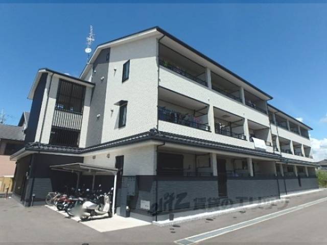 ドエル・ボーリウム外観写真1