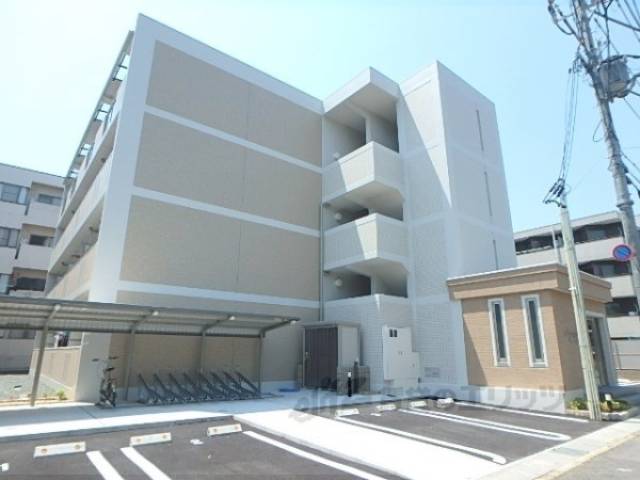 ラルジュ西金ヶ崎外観写真1