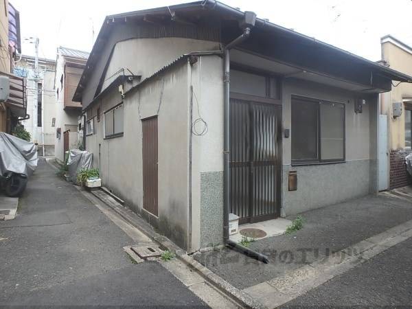 086915の外観写真