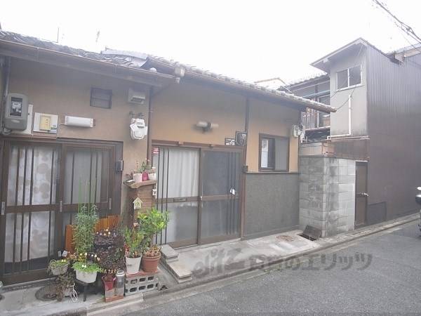 086998の外観写真