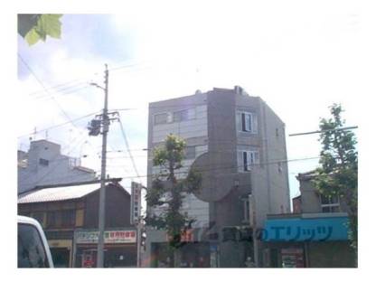 コスモハイツ里ノ内外観写真1