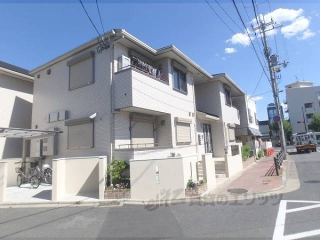 ラ・グレイス下鴨外観写真1