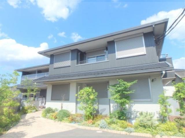 エルステ巨椋外観写真1