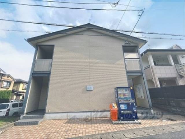 レオパレス鳴滝外観写真2