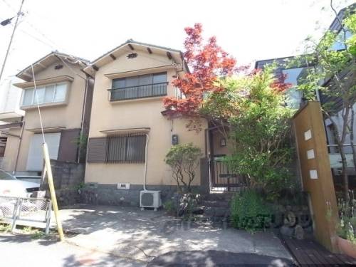 一乗寺駅より徒歩9分 築100年3ヶ月 2階建の賃貸物件