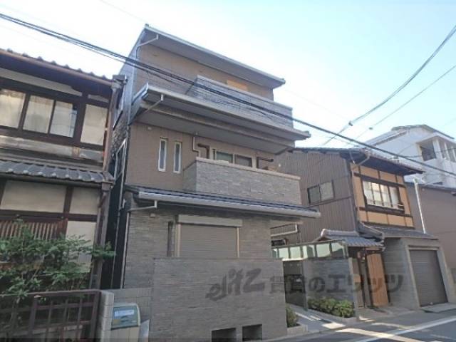 シャーメゾン舞鶴外観写真1