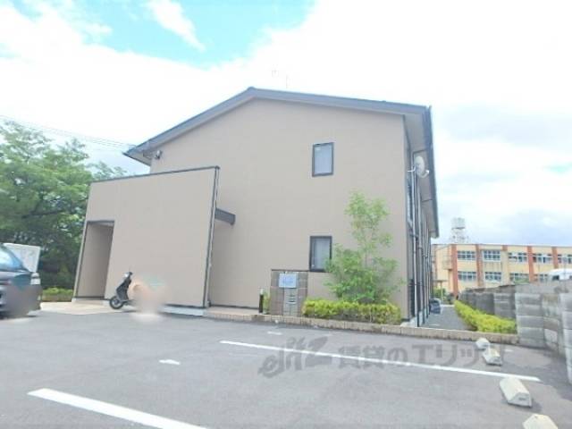 レオネクストコンフォール百々外観写真1
