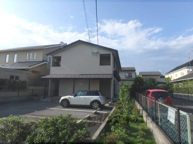 レオパレス宝ヶ池外観写真3