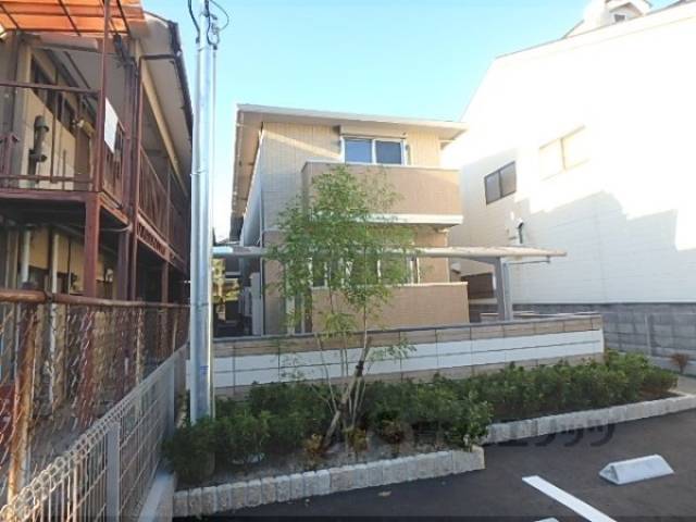 シャラロステ外観写真2