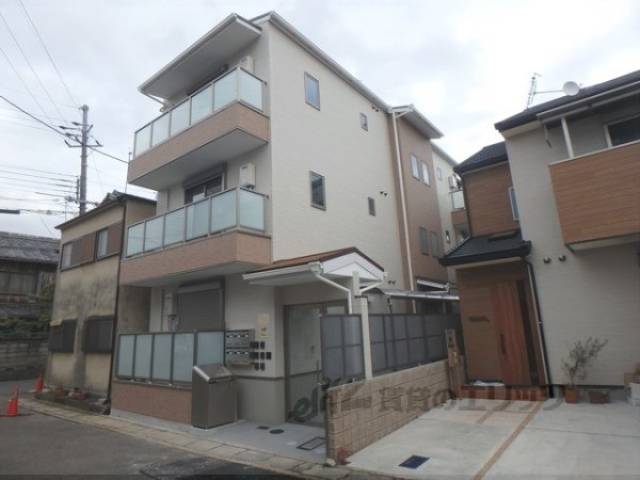 ワイズソラーナ外観写真1