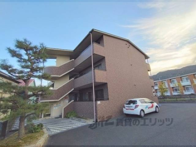 メゾンポム・ナビカ外観写真1