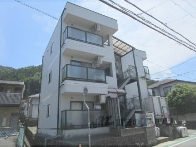 コンフォール・カレッジ外観写真2