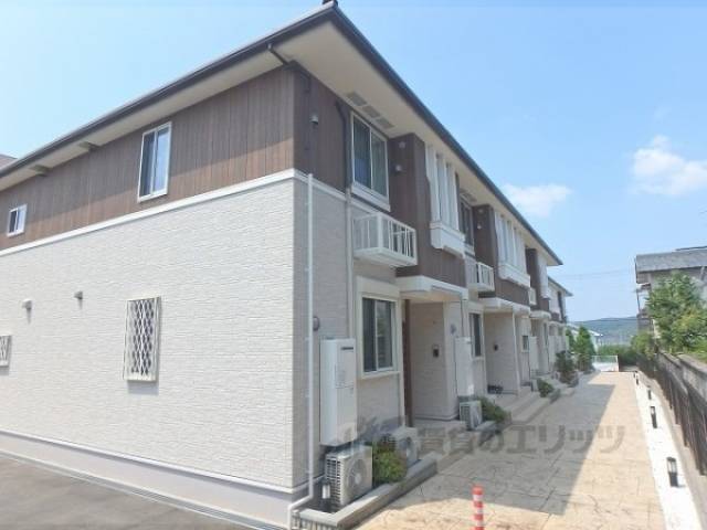 ファミール木幡外観写真2