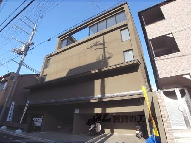 ロンドヴェール伏見桃山外観写真1