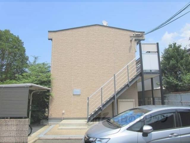 レオパレスアイリス外観写真1