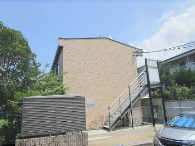 レオパレスアイリス外観写真2