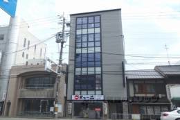 西院テナントビル外観写真