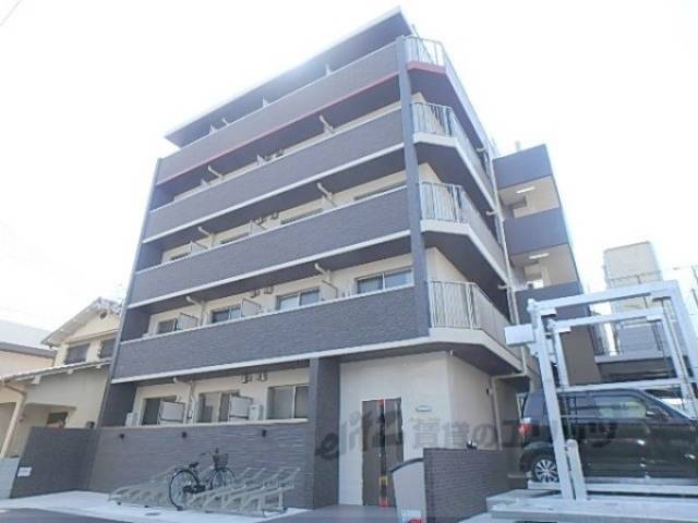 アールステージ木幡外観写真1