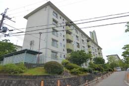 石山2号棟外観写真