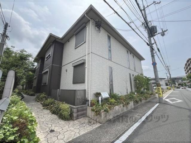 シャーメゾン日野外観写真1