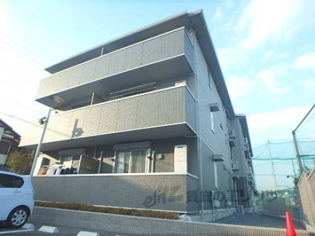 ロイヤル西野山外観写真2