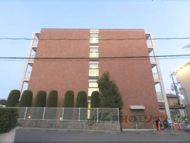 ロイヤルドミトリー同志社前外観写真2