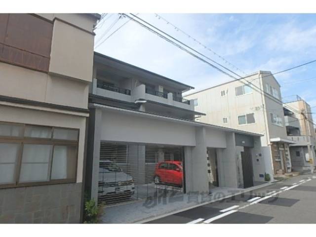 コンフォールパレ新町二条外観写真2