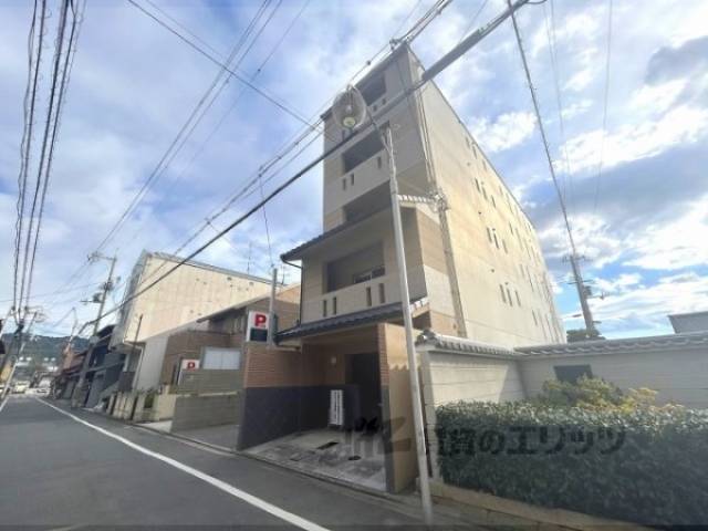 ラルゴ仁王門外観写真2