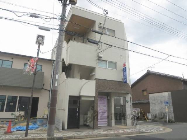 ホワイトハイツ外観写真3