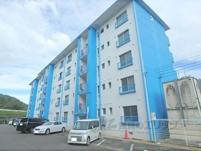 栗東グリーンハイツ２号棟外観写真1