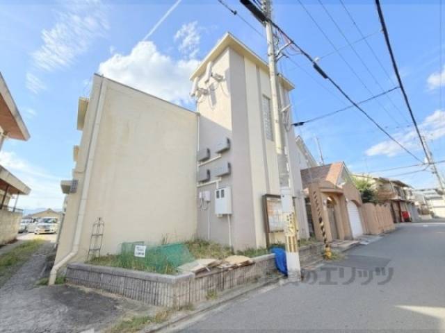 稲荷マンション外観写真1