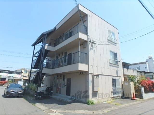 グローブアパートメントプラススタジオ外観写真1