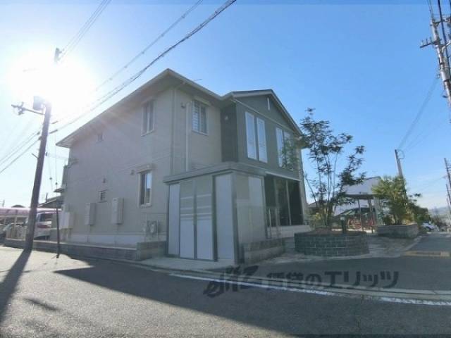 ルーナ・クレシェンテ　Ｂ棟外観写真1