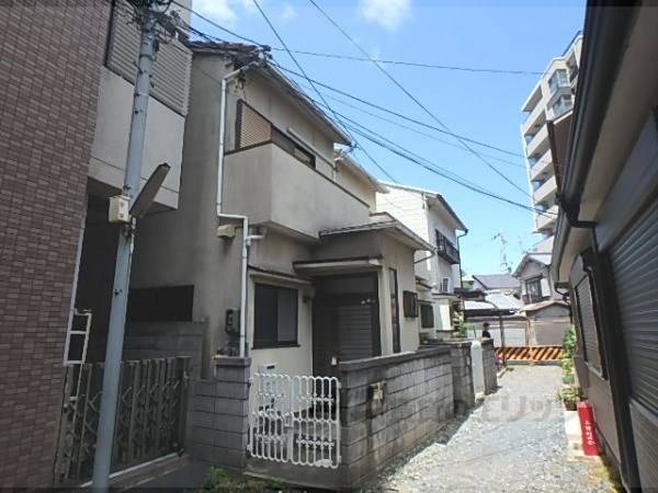 098486の外観写真
